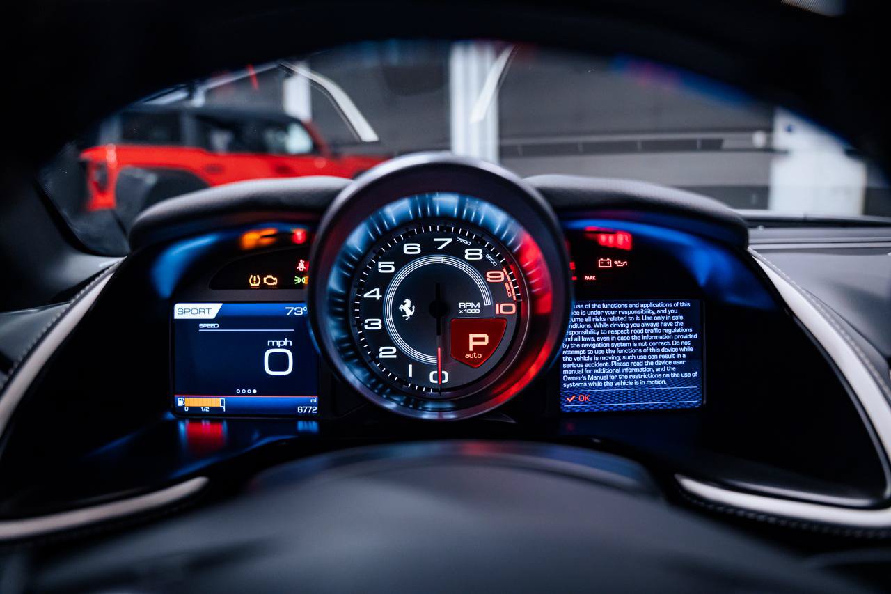 Used 2018 Ferrari 812 Superfast RWD image 37