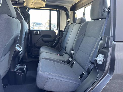 New 2026 Jeep Gladiator Sport image 7