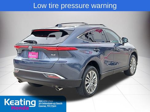 Used 2023 Toyota Venza XLE image 8