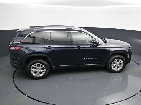 Used 2023 Jeep Grand Cherokee Limited AWD/4WD image 23