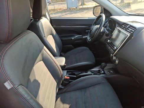 Used 2024 Mitsubishi Outlander Sport SE image 11