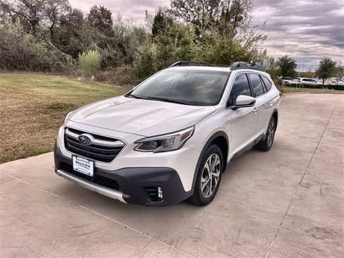 Used 2022 Subaru Outback Limited XT image 2
