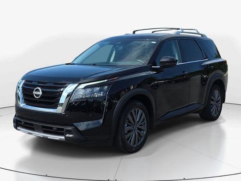 Used 2025 Nissan Pathfinder SL w/ SL Premium Package AWD/4WD image 11