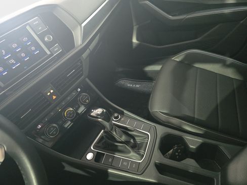 Used 2023 Volkswagen Jetta SE FWD image 22