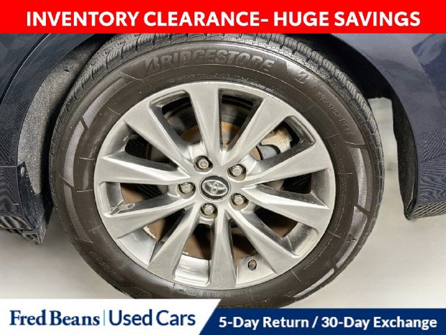 Used 2016 Toyota Camry XLE w/ Moonroof Package FWD image 36