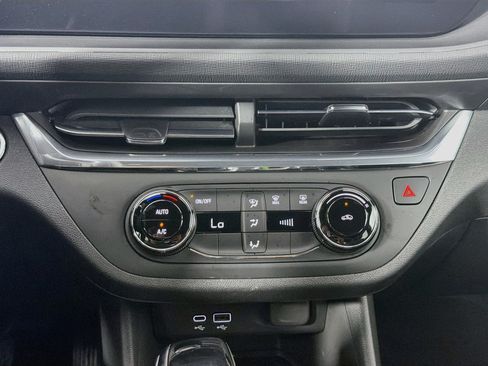 Used 2026 Buick Envista Preferred FWD image 23