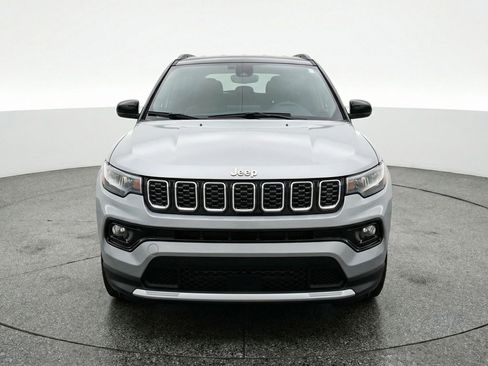 Used 2025 Jeep Compass Limited image 2