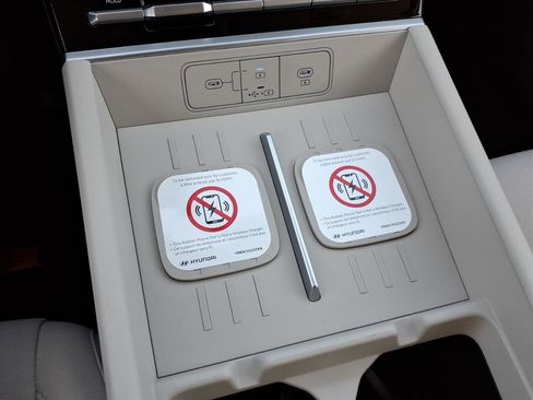 New 2026 Hyundai Santa Fe SE image 7