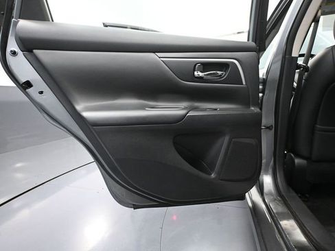 Used 2016 Nissan Altima 2.5 SL w/ Moonroof Package image 38