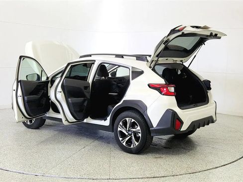 Used 2025 Subaru Crosstrek 2.5i Premium AWD/4WD image 11