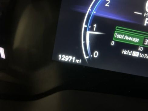 Used 2024 Toyota Corolla Cross XLE w/ Convenience Package image 27