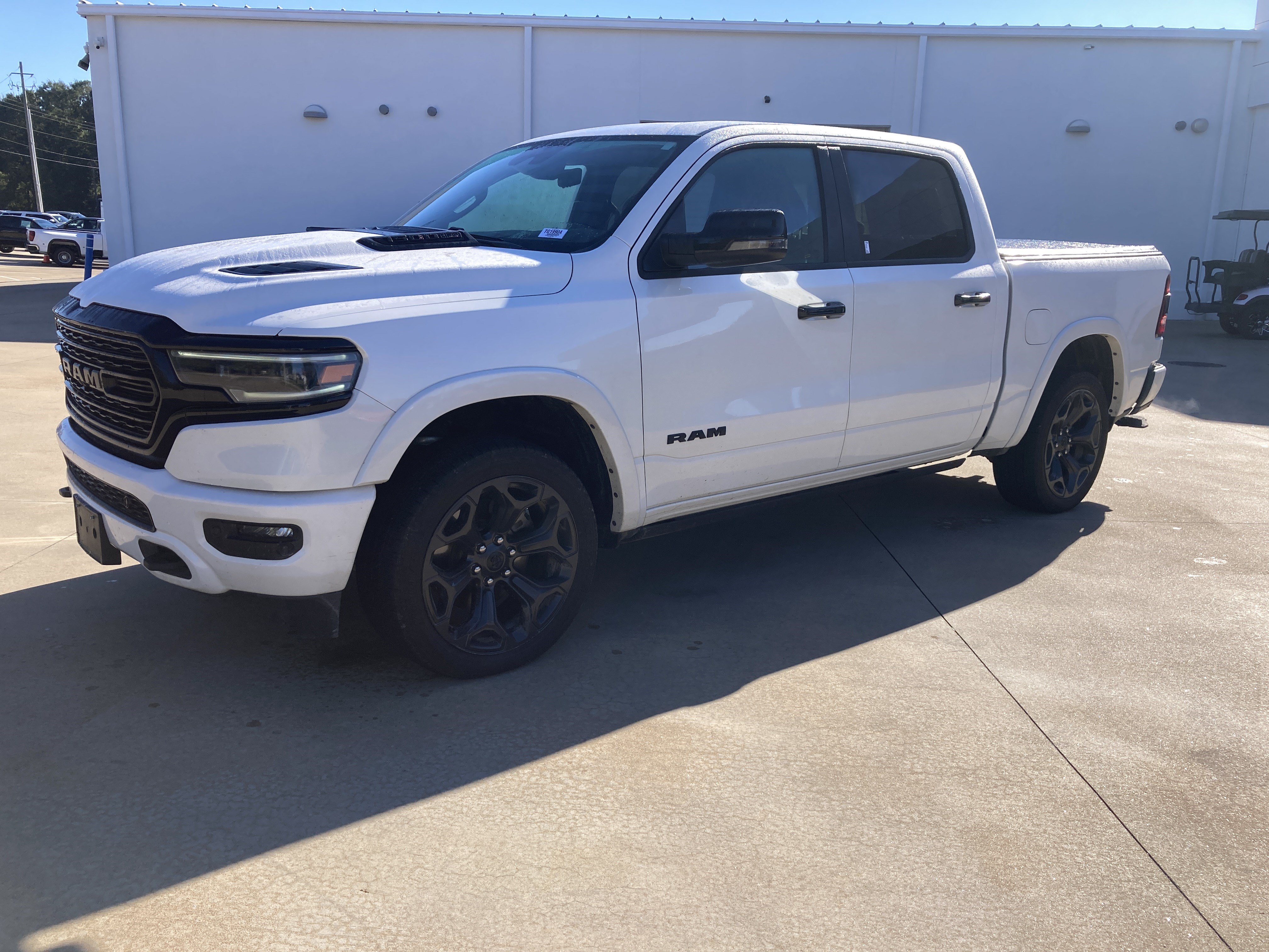 Used 2024 RAM 1500 Limited AWD/4WD image 1
