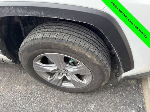 Used 2025 Toyota RAV4 XLE w/ Convenience Package image 4