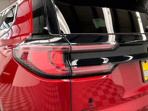 Used 2025 GMC Acadia AT4 w/ Luxury Package image 37