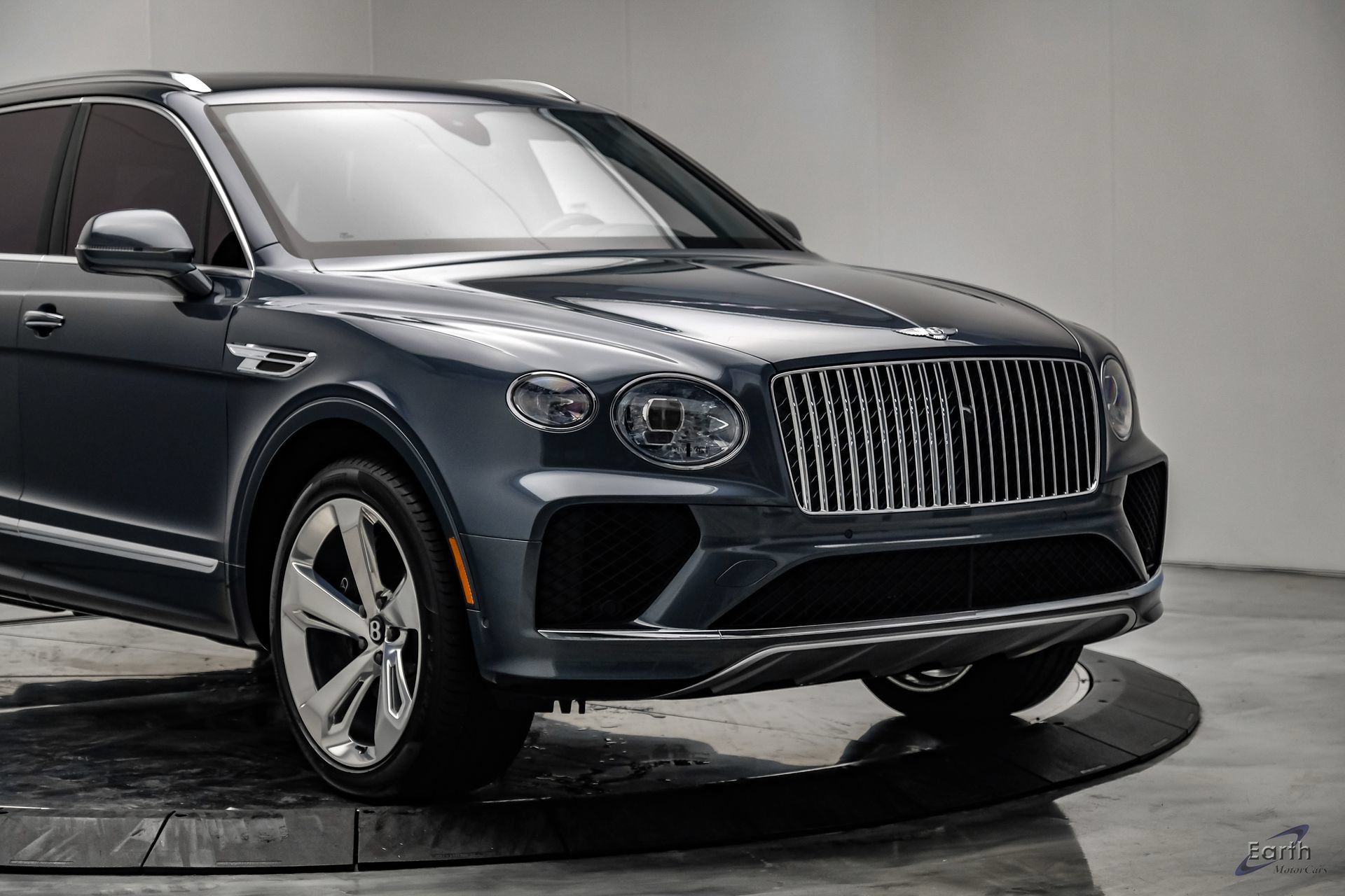 Used 2023 Bentley Bentayga Extended Wheelbase AWD/4WD image 26
