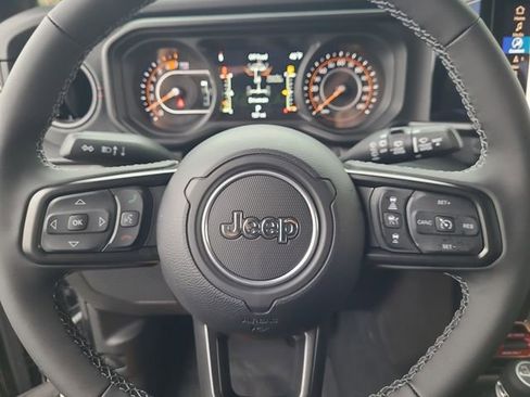 New 2025 Jeep Wrangler Unlimited Rubicon image 11