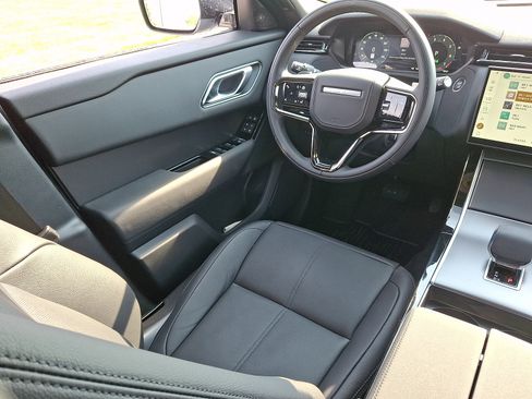 New 2026 Land Rover Range Rover Velar S AWD/4WD image 17