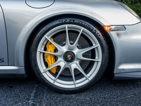 Used 2011 Porsche 911 GT2 RS RWD image 13