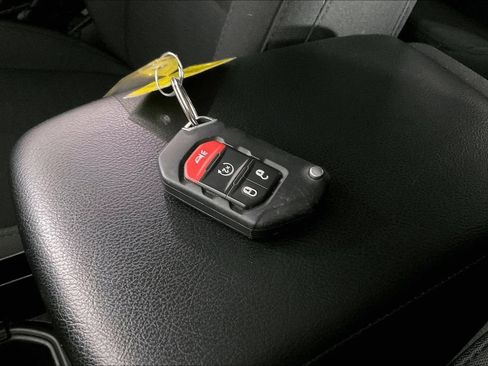 Used 2023 Jeep Gladiator Sport AWD/4WD image 13
