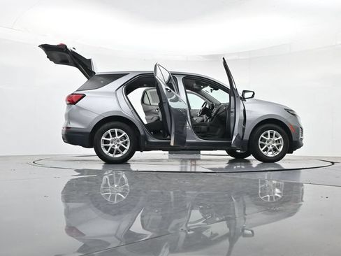 Used 2024 Chevrolet Equinox LT FWD image 54