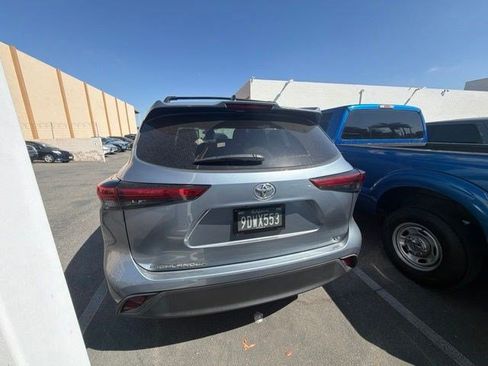 Used 2023 Toyota Highlander LE FWD image 9