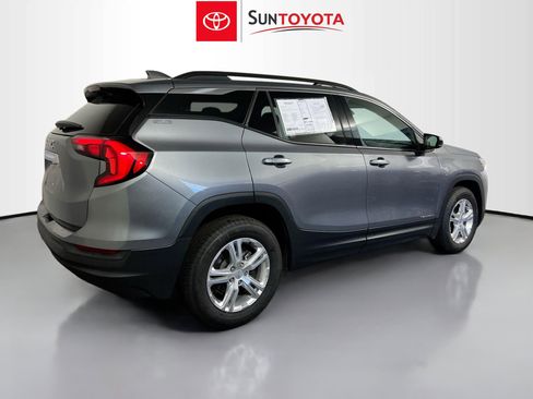 Used 2018 GMC Terrain SLE w/ Driver Convenience Package image 4