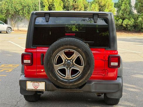 Used 2018 Jeep Wrangler Unlimited Sport S AWD/4WD image 10