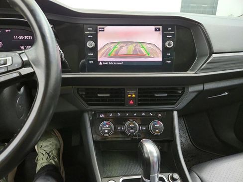 Used 2019 Volkswagen Jetta SEL FWD image 21