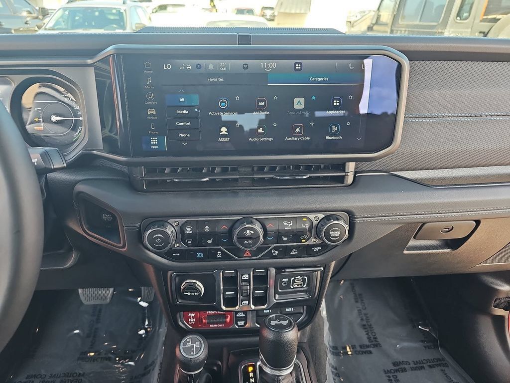 Used 2025 Jeep Wrangler Unlimited Rubicon 4xe w/ Safety Group AWD/4WD image 19
