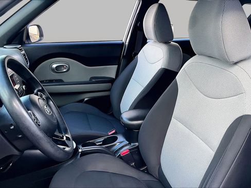 Used 2014 Kia Soul FWD image 7