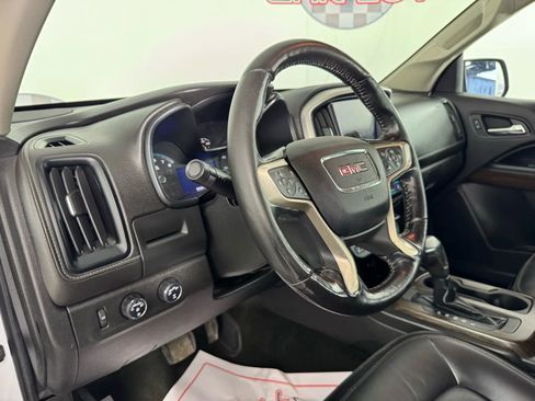 Used 2018 GMC Canyon Denali image 10