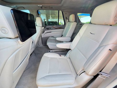 Used 2021 Cadillac Escalade Premium Luxury Platinum AWD/4WD image 76