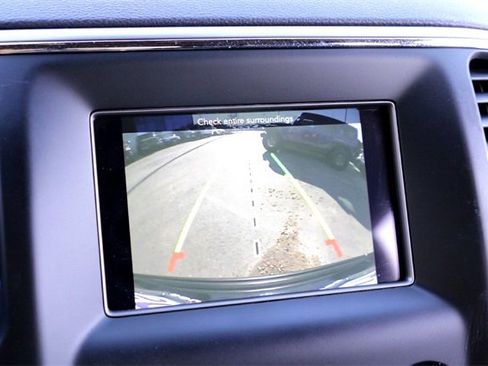 Used 2021 Jeep Grand Cherokee Laredo image 17