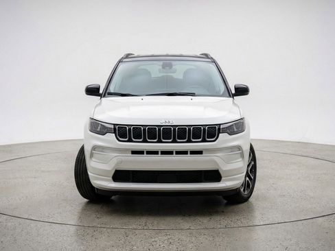 Used 2025 Jeep Compass Limited image 2