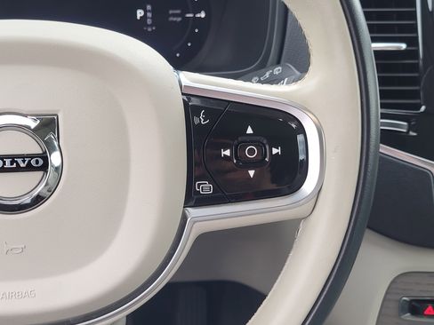 Certified 2024 Volvo XC90 T8 Plus AWD/4WD image 17