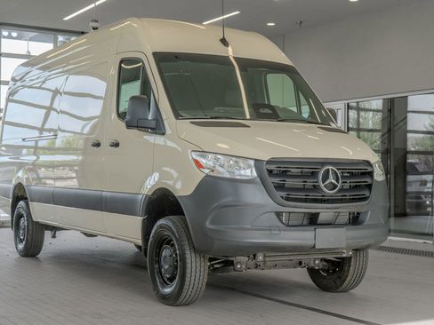 New 2025 Mercedes-Benz Sprinter 2500 image 21