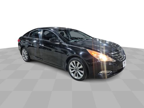 Used 2011 Hyundai Sonata SE FWD image 2
