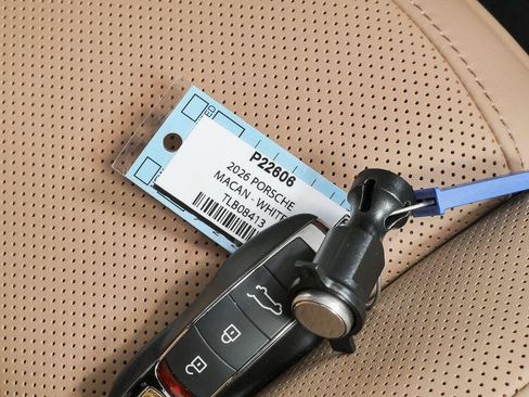 Certified 2026 Porsche Macan Turbo AWD/4WD image 38