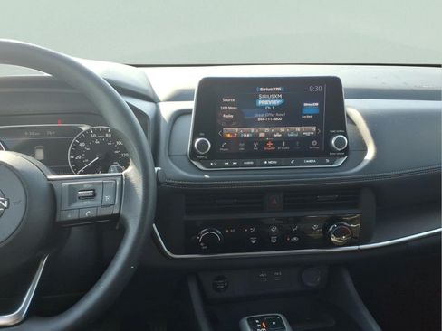 Used 2024 Nissan Rogue S FWD image 7