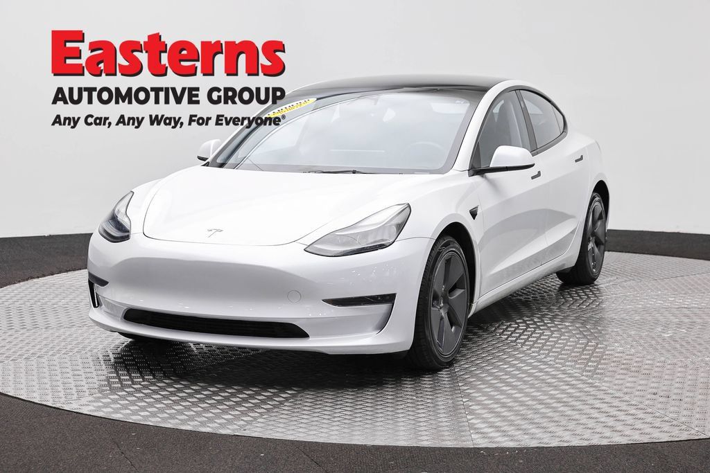 Used 2023 Tesla Model 3 Standard Range RWD image 1