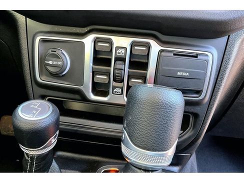 Certified 2025 Jeep Wrangler Sahara image 29