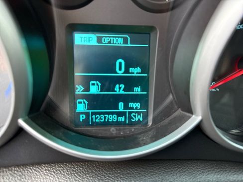 Used 2015 Chevrolet Cruze LT image 13