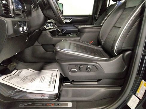 Used 2024 GMC Sierra 2500 AT4X image 37