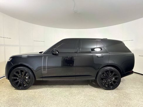 Used 2023 Land Rover Range Rover SE AWD/4WD image 2