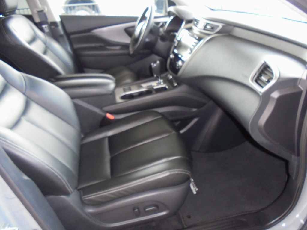 Used 2023 Nissan Murano SV w/ SV Midnight Edition Package FWD image 8