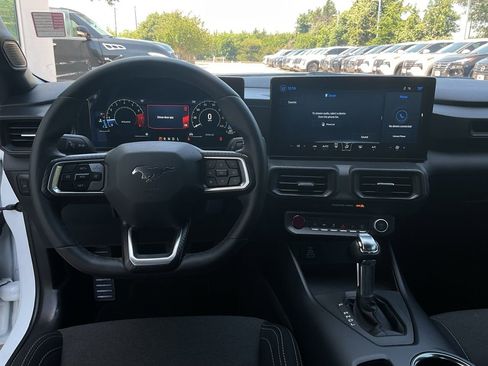 Used 2024 Ford Mustang Coupe RWD image 9