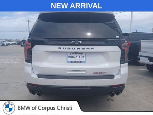 Used 2025 Chevrolet Suburban RST w/ Comfort Package AWD/4WD image 8
