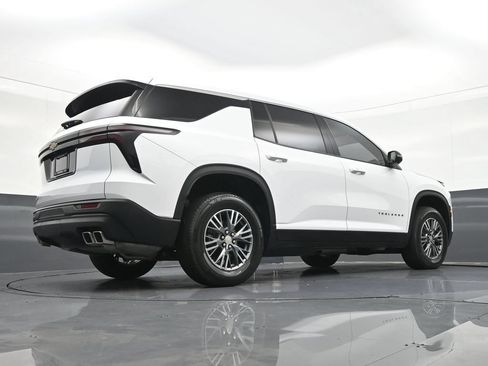 Used 2024 Chevrolet Traverse LS FWD image 28