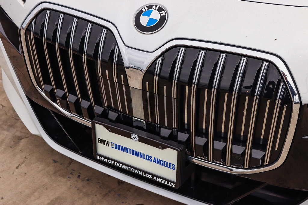 Used 2025 BMW 740i xDrive AWD/4WD image 10
