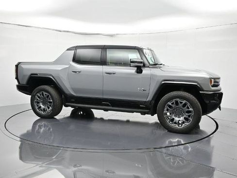 New 2025 GMC Hummer EV 3X image 3